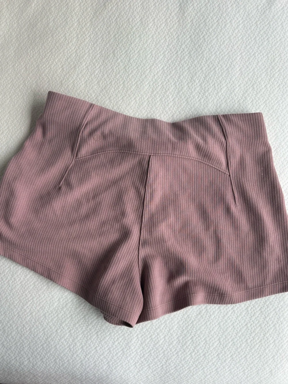 Lululemon - Women's Ribbed Mauve Shorts - Casual Everyday